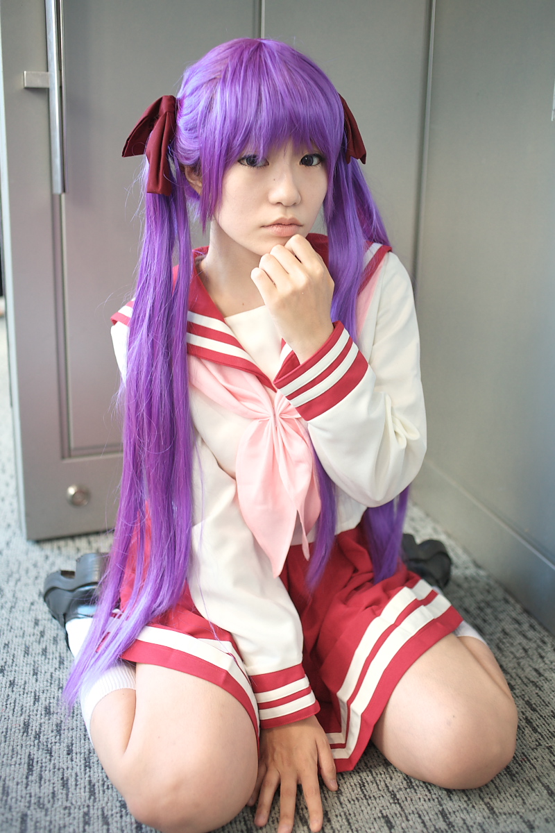 naito, hiiragi kagami, lucky star, highres, photo (medium), cosplay, hair ribbon, purple hair, ribbon, sailor, school uniform, serafuku, socks, twintails