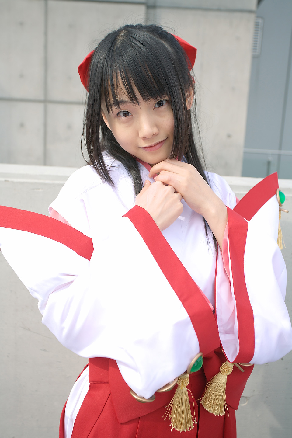 kurusugawa himeko, matsunaga ayaka, kannazuki no miko, highres, photo (medium), bow, cosplay, hair bow, japanese clothes, miko