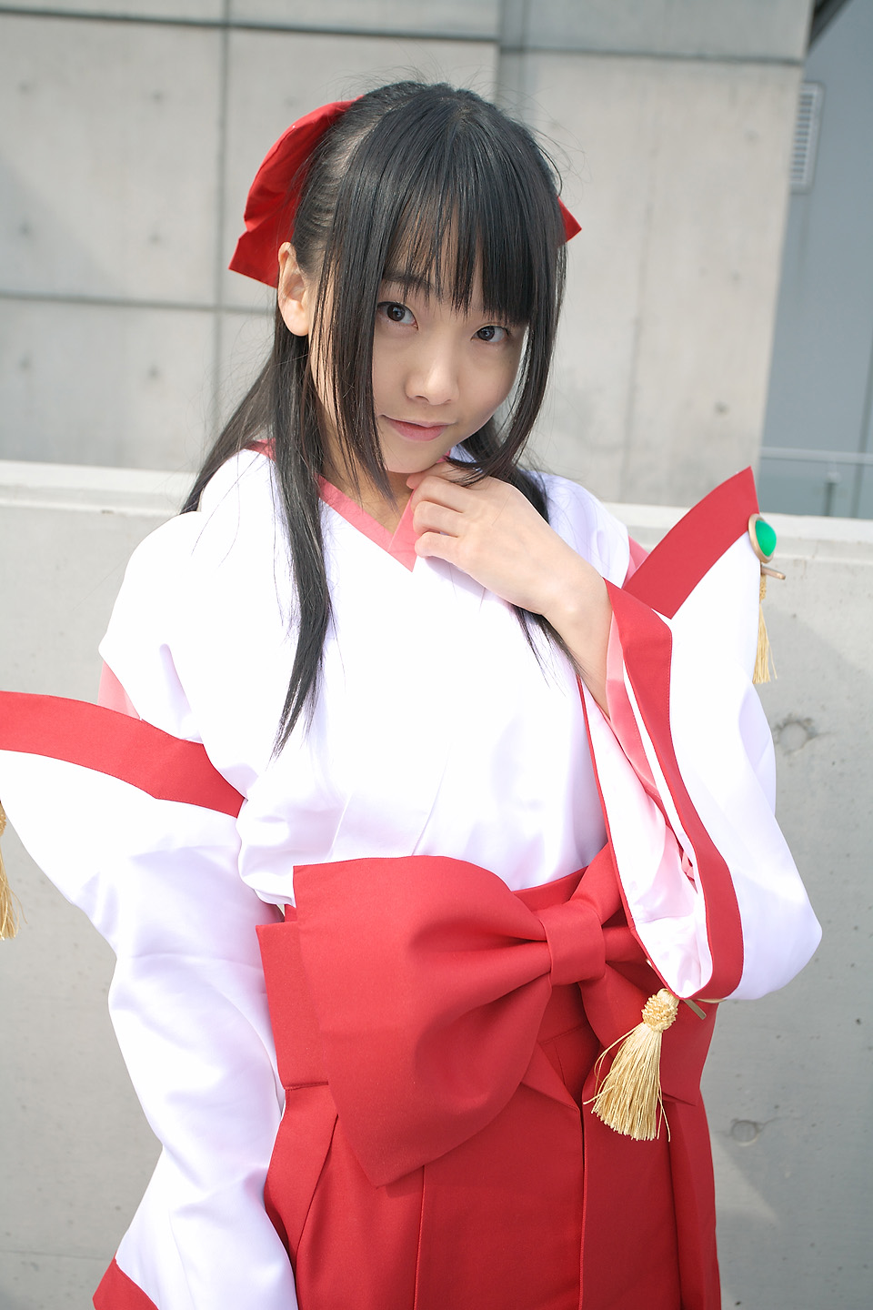 kurusugawa himeko, matsunaga ayaka, kannazuki no miko, highres, photo (medium), bow, cosplay, hair bow, japanese clothes, miko