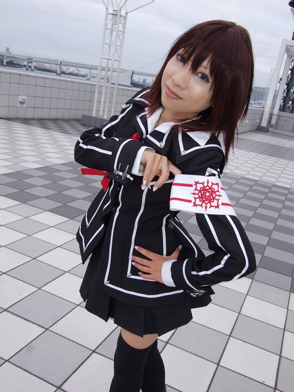 torai aki, kurosu yuuki, vampire knight, photo (medium), 1girl, armband, asian, cosplay, female focus, kurosu yuuki (cosplay), looking at viewer, outdoors, school uniform, solo, thighhighs, zettai ryouiki