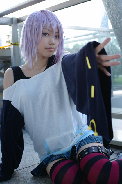 shirayuki mizore, rosario+vampire, striped, photo (medium), belt as garter, cosplay, kaieda kae, purple hair, tank top, thighhighs