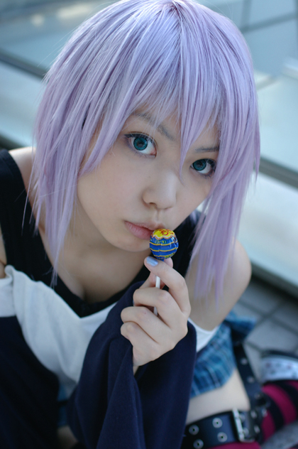 shirayuki mizore, rosario+vampire, striped, photo (medium), belt as garter, candy, cosplay, kaieda kae, lollipop, purple hair, tank top, thighhighs