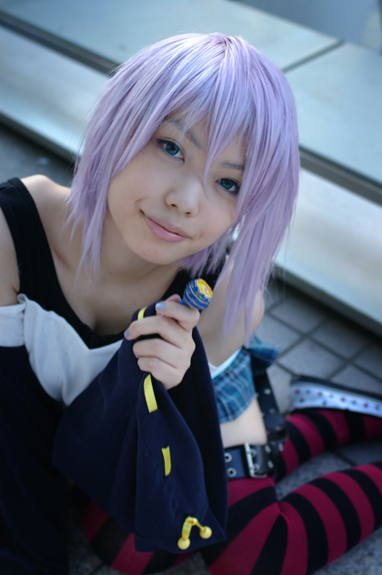 shirayuki mizore, rosario+vampire, striped, photo (medium), belt as garter, candy, cosplay, kaieda kae, lollipop, purple hair, tank top, thighhighs