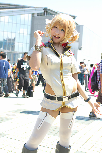 catherine blitzen, kobayakawa saiko (model), gundam, gundam 0079, gundam 0079 card builder, photo (medium), blonde hair, boots, bow, cosplay, hair bow, microskirt, skirt, thighhighs, twintails, zettai ryouiki