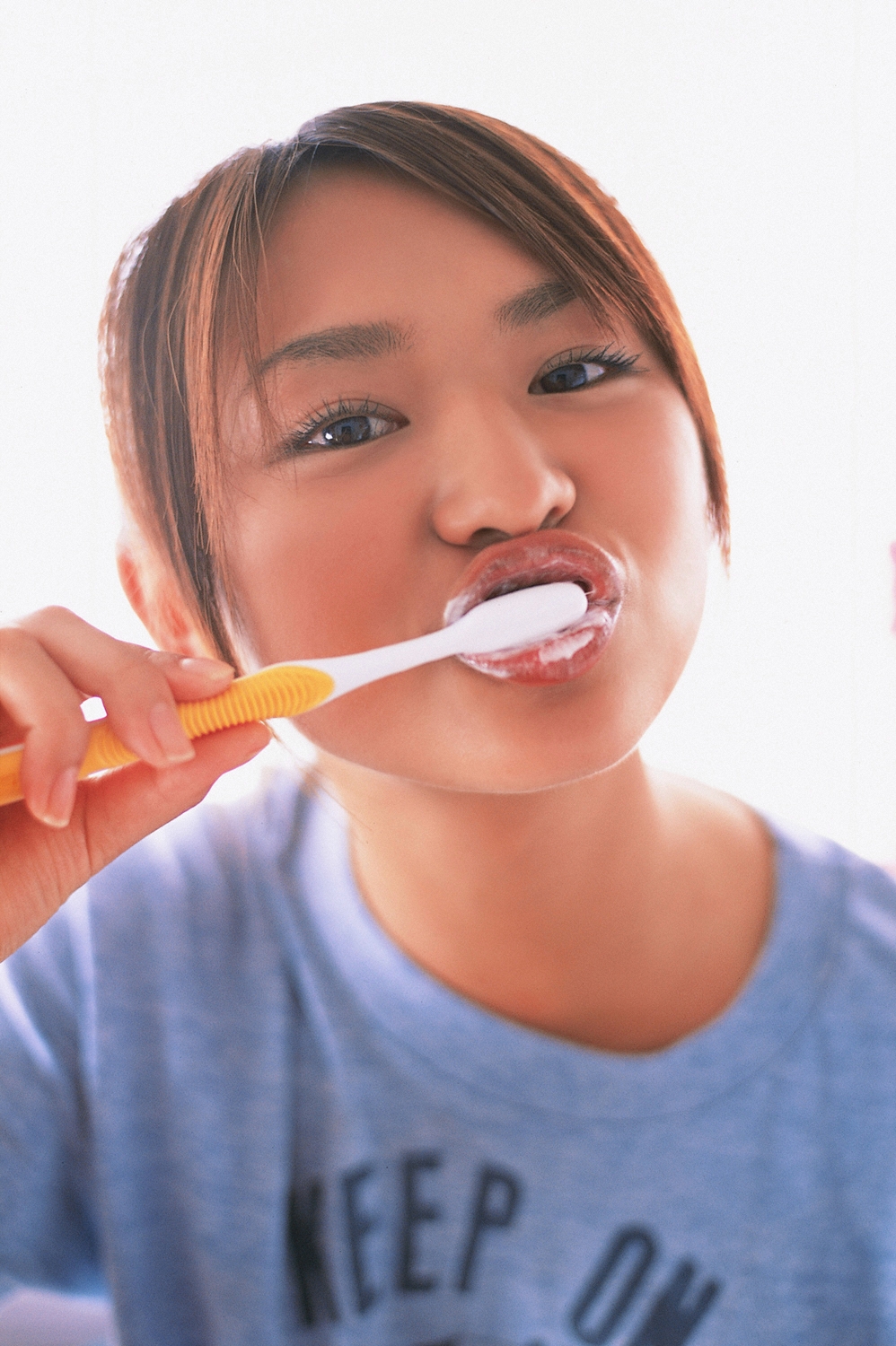 kamata natsumi, highres, photo (medium), tagme, shirt, t-shirt, toothbrush
