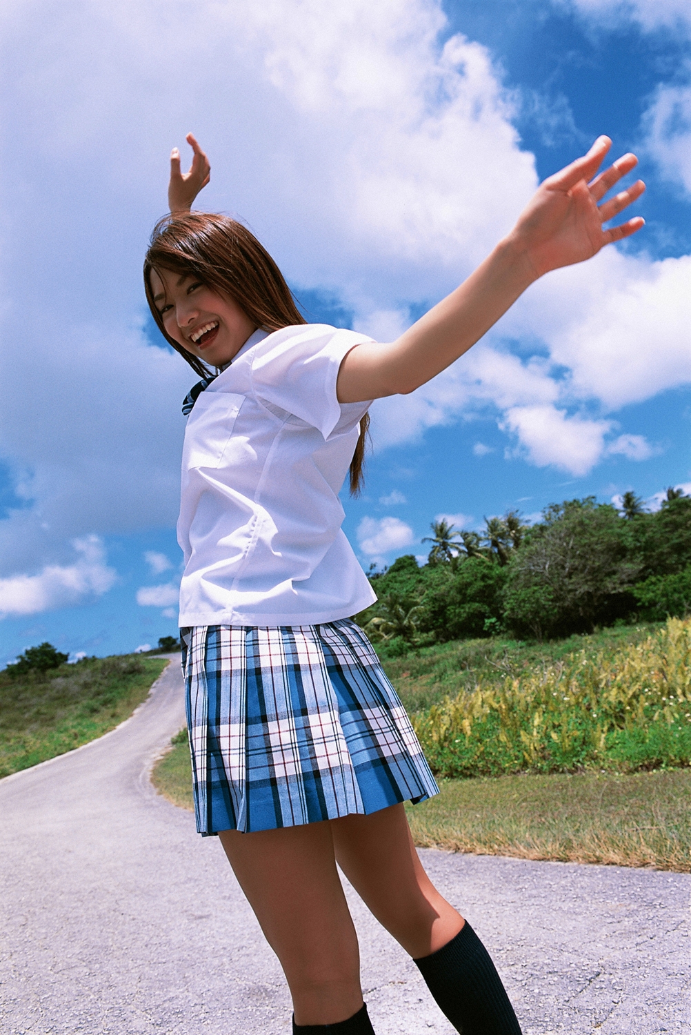 kamata natsumi, highres, photo (medium), blouse, cosplay, kneehighs, pleated skirt, school uniform, serafuku, shirt, skirt, socks