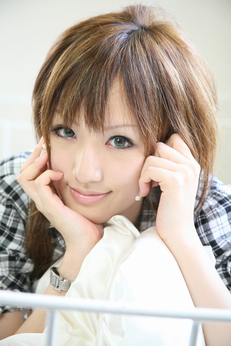 highres, photo (medium), tagme, open clothes, open shirt, saya (saya no), shirt, tank top