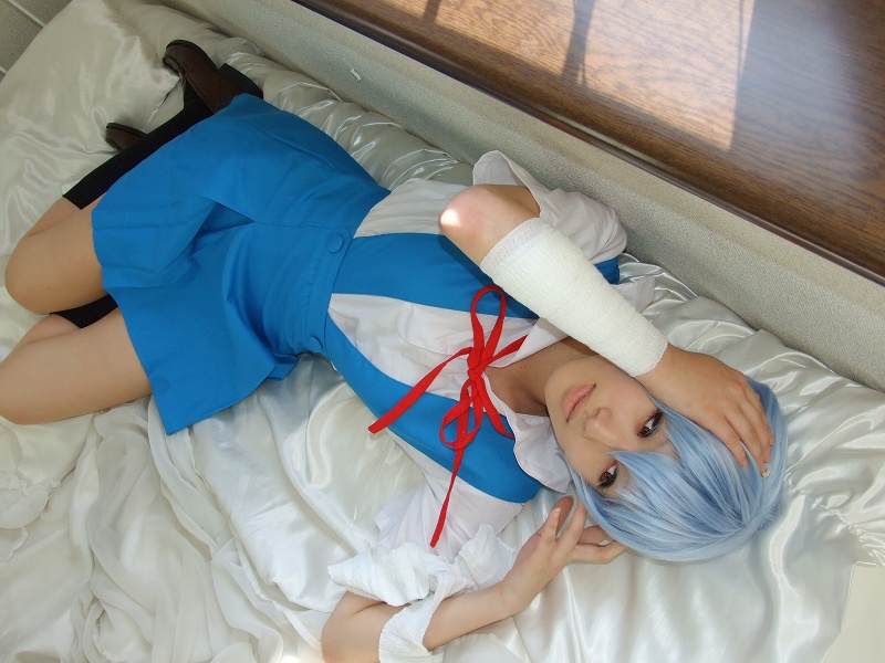 saya (cosplayer), ayanami rei, neon genesis evangelion, photo (medium), bandages, blue hair, cosplay, kneehighs, sailor, school uniform, serafuku, socks