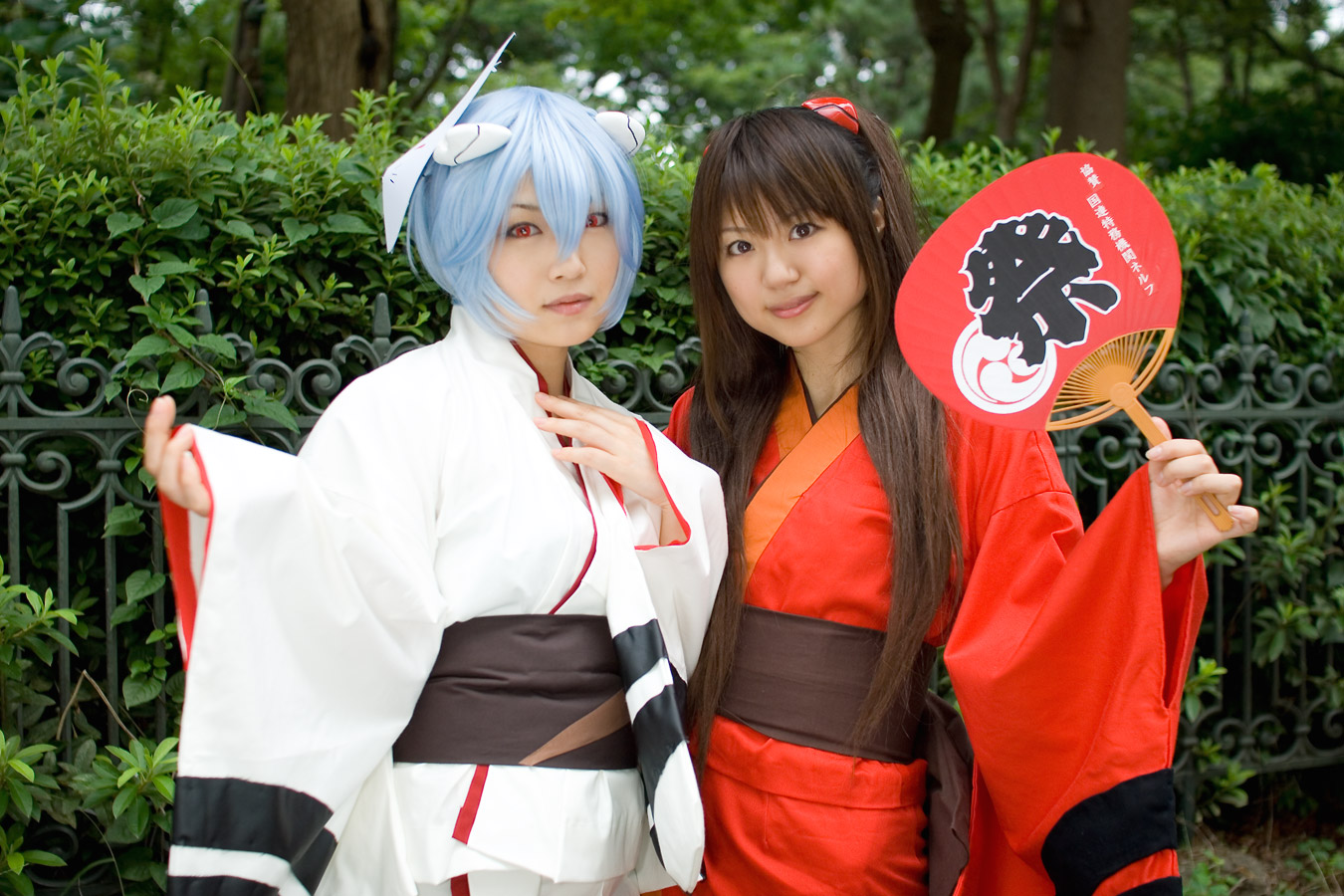 sizu, iori, neon genesis evangelion, photo (medium), 2girls, ayanami rei (cosplay), blue hair, cosplay, fox mask, hand fan, japanese clothes, kimono, mask, multiple girls, souryuu asuka langley (cosplay), twintails, yukata