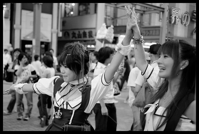 kipi-san, acasius boarding school, photo (medium), 2girls, asian, breasts, cleavage, cosplay, long hair, monochrome, multiple boys, multiple girls, outdoors, school uniform, serafuku, short hair, small breasts, smile