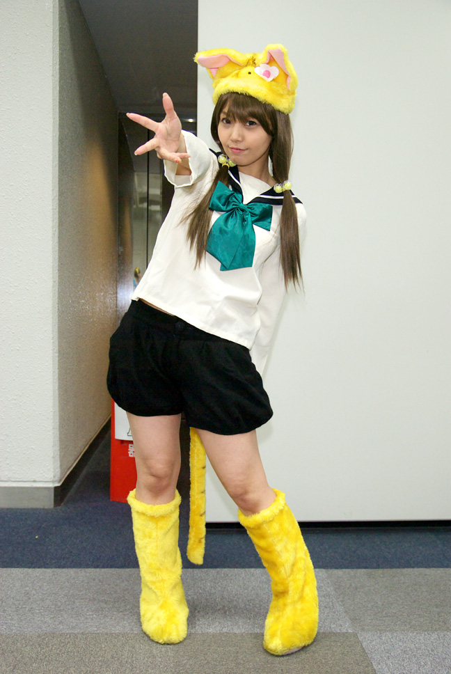 puchiko, di gi charat, photo (medium), animal ears, boots, cat ears, cosplay, fur boots, hime yakko, knee boots, sailor, school uniform, serafuku, twintails