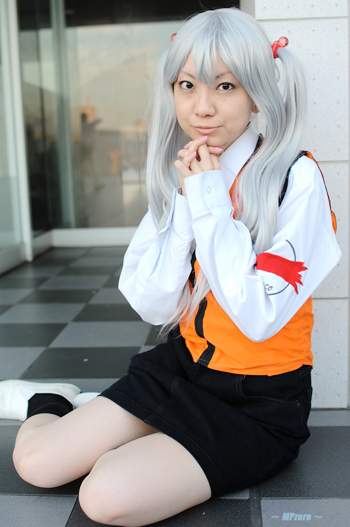 hoshino ruri, kidou senkan nadesico, silver hair, photo (medium), cosplay, kneehighs, nanahara mia, socks, twintails
