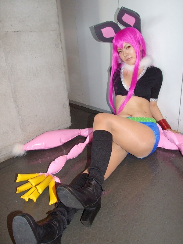 kohina, shiwasu mina, getsumento heiki miina, photo (medium), animal ears, boots, cosplay, crop top, midriff, purple hair, rabbit ears, shorts