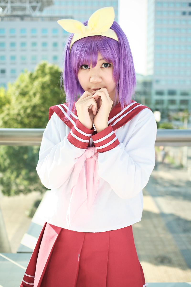 hiiragi tsukasa, rindou sana, lucky star, highres, photo (medium), bow, cosplay, hair bow, purple hair, sailor, school uniform, serafuku