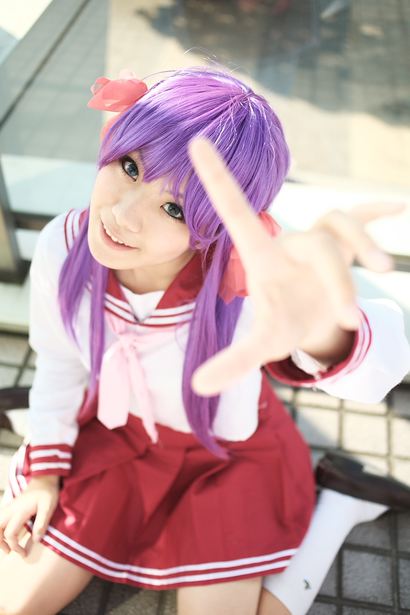 hiiragi kagami, lucky star, highres, photo (medium), cosplay, kanozaki shino, purple hair, sailor, school uniform, serafuku, socks, twintails