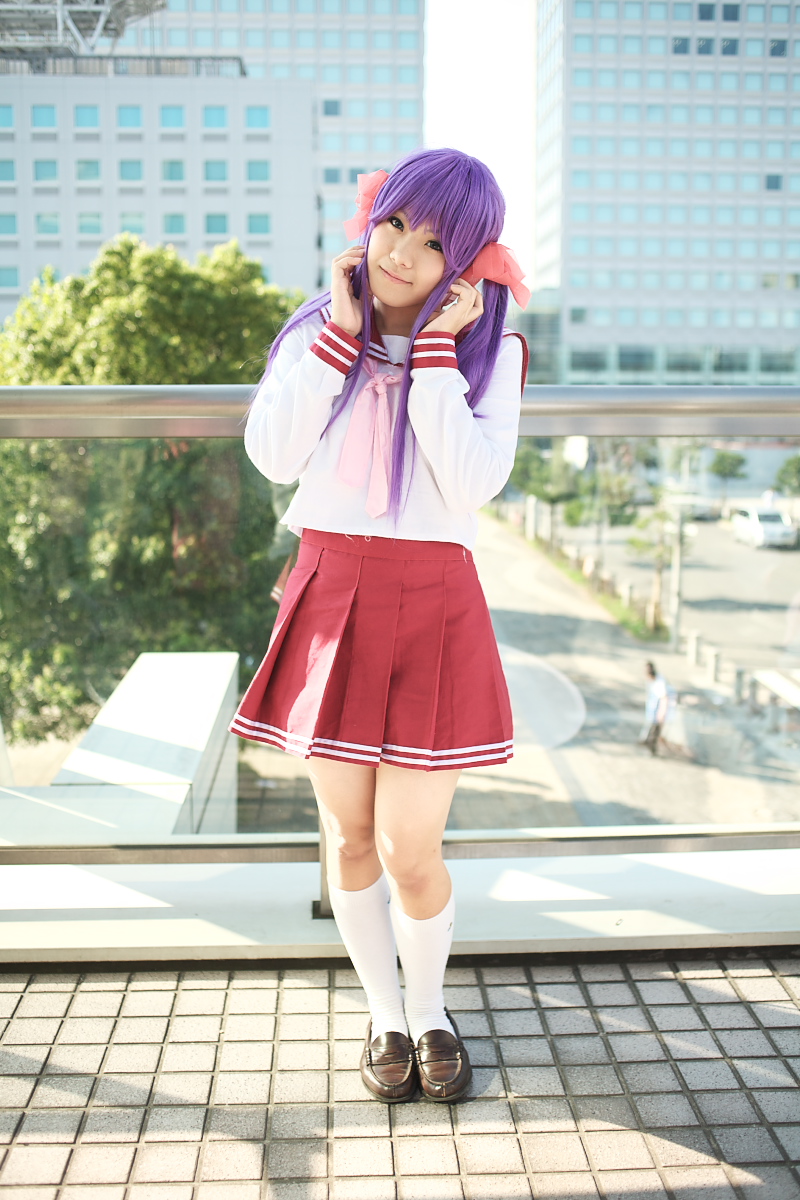 hiiragi kagami, lucky star, highres, photo (medium), cosplay, kanozaki shino, purple hair, sailor, school uniform, serafuku, socks, twintails