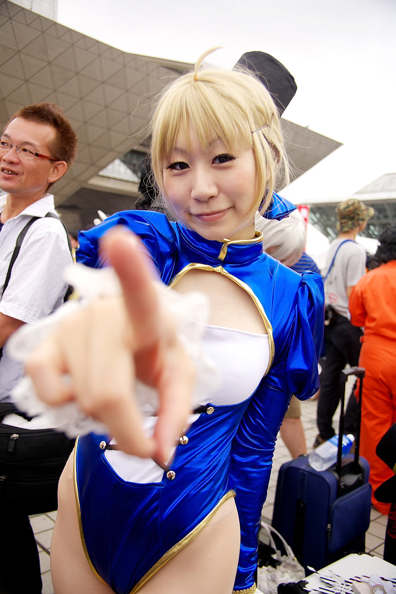 artoria pendragon (fate), kirekawa saku (model), saber (fate), fate/stay night, fate (series), highres, photo (medium), blonde hair, bow, braid, cosplay, hair bow
