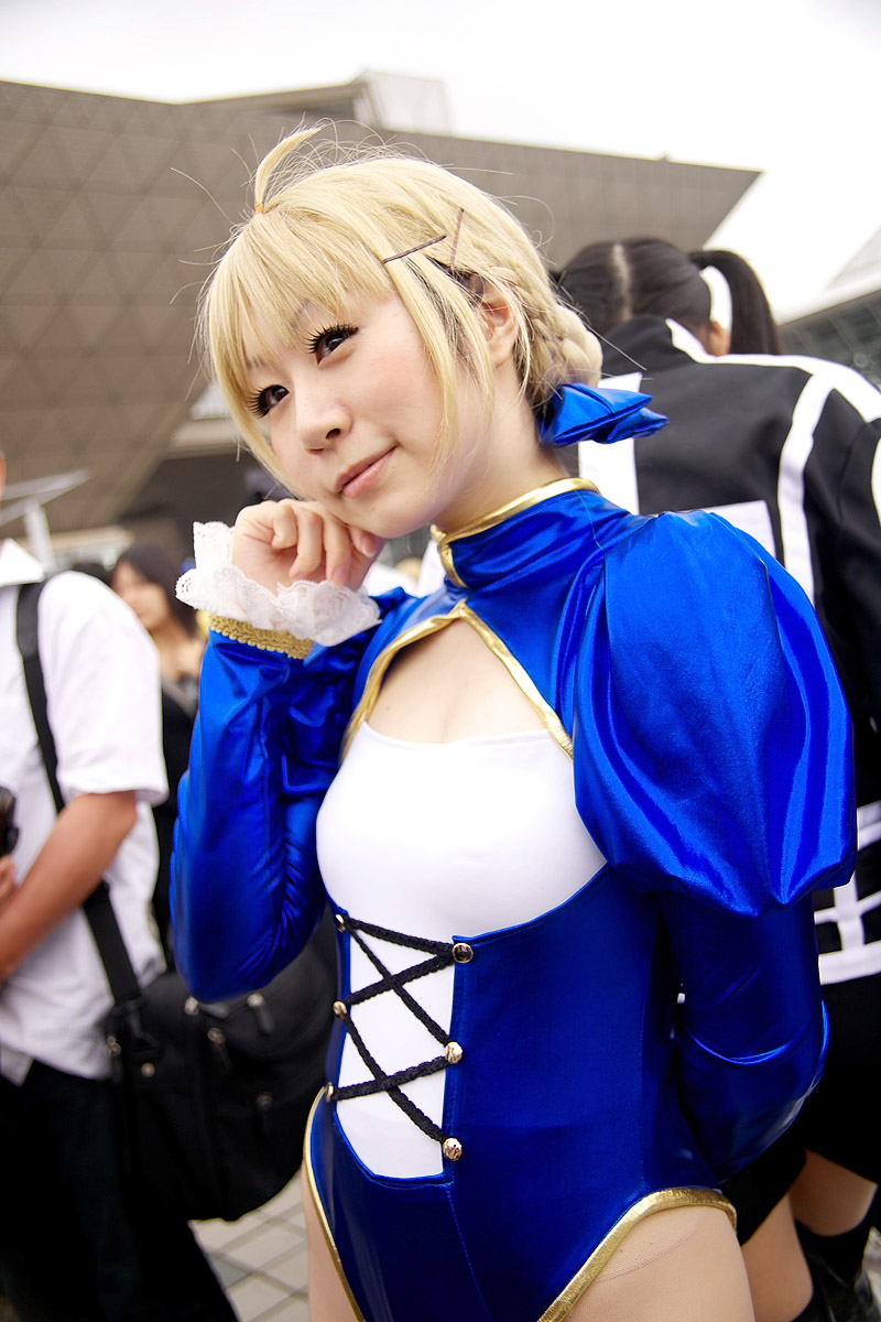 artoria pendragon (fate), kirekawa saku (model), saber (fate), fate/stay night, fate (series), highres, photo (medium), blonde hair, bow, braid, cosplay, hair bow