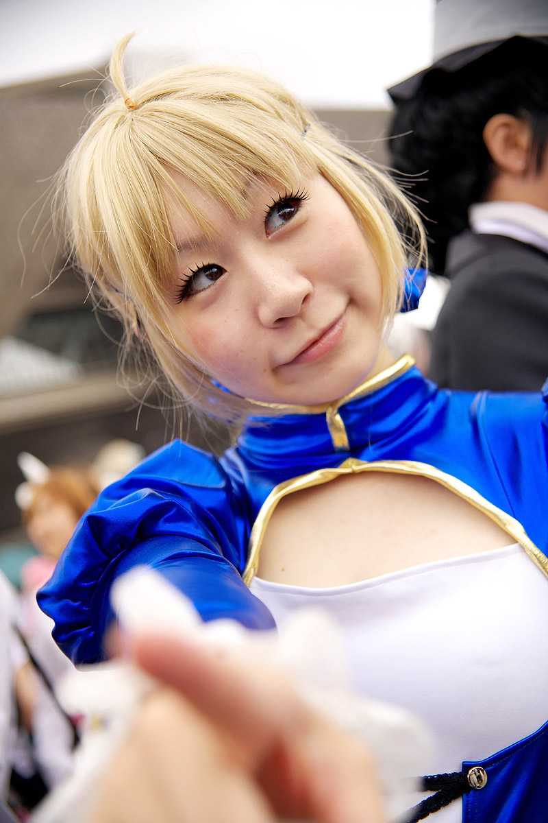 artoria pendragon (fate), kirekawa saku (model), saber (fate), fate/stay night, fate (series), highres, photo (medium), blonde hair, bow, braid, cosplay, hair bow