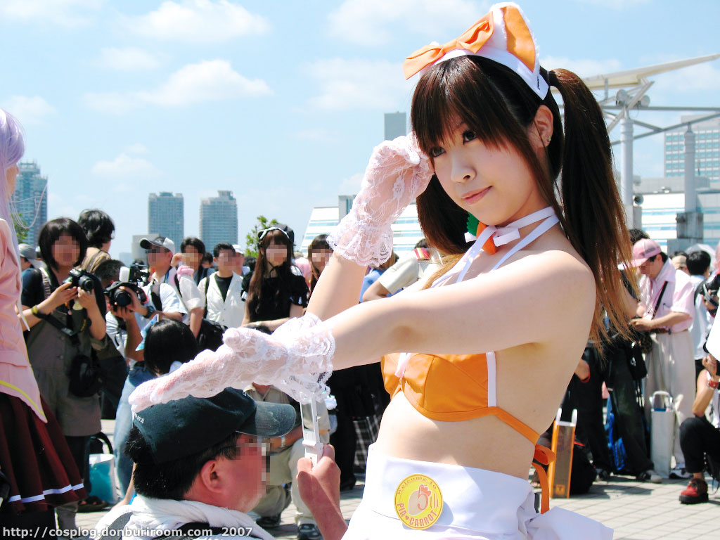 pia carrot (series), pia carrot e youkoso!!, pia carrot e youkoso!! g.o., photo (medium), animal ears, apron, bikini, bikini top only, bow, cat ears, cosplay, gloves, hair bow, swimsuit, twintails, ujou narutsuki, waitress