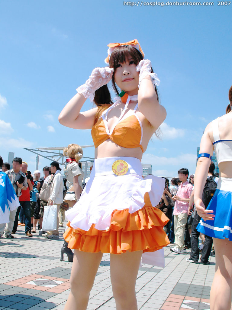 pia carrot (series), pia carrot e youkoso!!, pia carrot e youkoso!! g.o., cosplay photo, photo (medium), animal ears, apron, bikini, bikini top only, bow, cat ears, cosplay, gloves, hair bow, pantyhose, swimsuit, twintails, ujou narutsuki, waitress