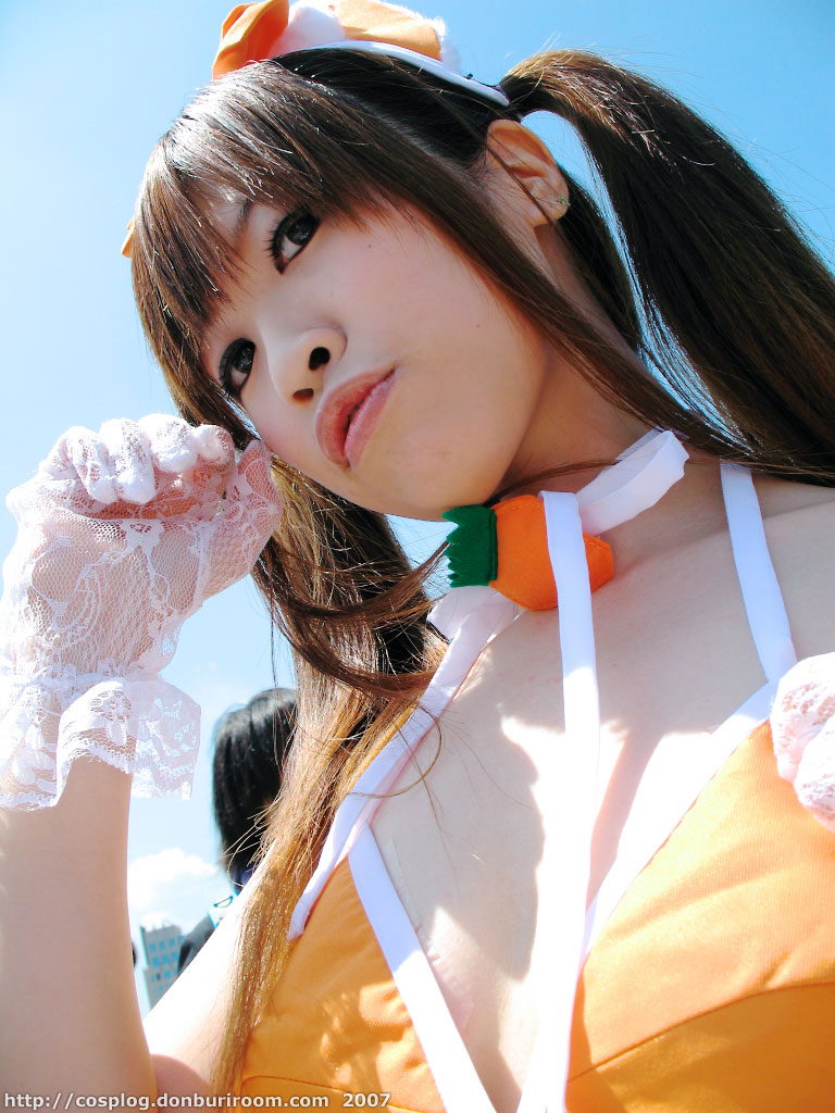 pia carrot (series), pia carrot e youkoso!!, pia carrot e youkoso!! g.o., cosplay photo, photo (medium), animal ears, apron, bikini, bikini top only, bow, cat ears, cosplay, gloves, hair bow, solo, swimsuit, twintails, ujou narutsuki, waitress