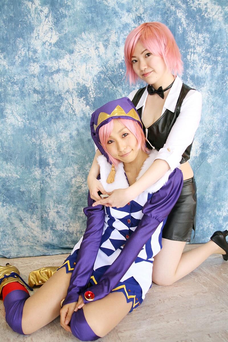 tora (model), yun (model), pachi-slot sengen rio de carnival, highres, photo (medium), card, cosplay, dealer, leather, midriff, miniskirt, pink hair, playing card, skirt, thighhighs, vest