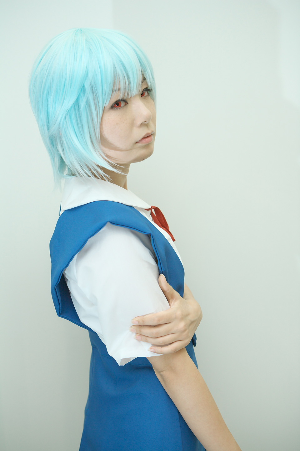 noriko, ayanami rei, neon genesis evangelion, highres, photo (medium), blue hair, cosplay, red eyes, sailor, school uniform, serafuku