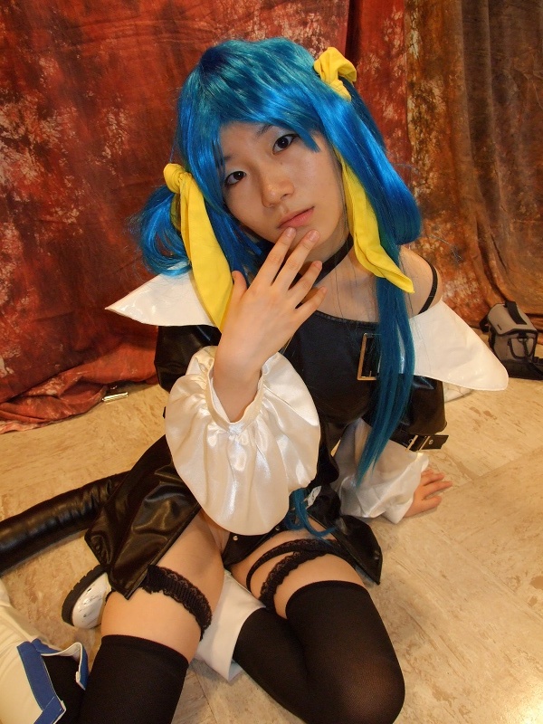 dizzy (guilty gear), kabura hitori (model), arc system works, guilty gear, photo (medium), blue hair, boots, cosplay, midriff, thighhighs, twintails