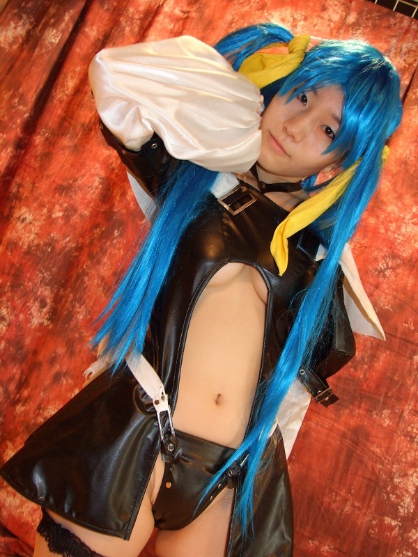 dizzy (guilty gear), kabura hitori (model), arc system works, guilty gear, photo (medium), blue hair, boots, breasts, cosplay, midriff, thighhighs, twintails, underboob