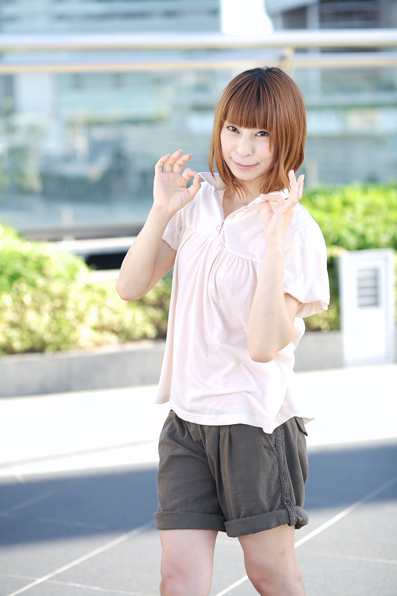 ari (model), highres, photo (medium), tagme, blouse, cosplay, shirt, shorts
