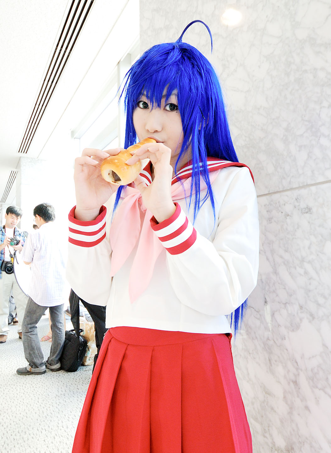 kochou ran, izumi konata, lucky star, highres, photo (medium), ahoge, blue hair, chocolate cornet, cosplay, sailor, school uniform, serafuku