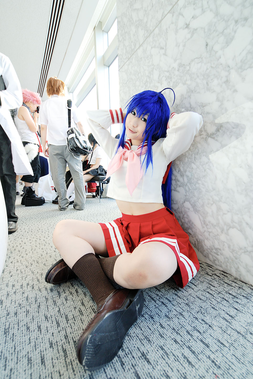 kochou ran, izumi konata, lucky star, highres, photo (medium), ahoge, blue hair, cosplay, sailor, school uniform, serafuku, socks