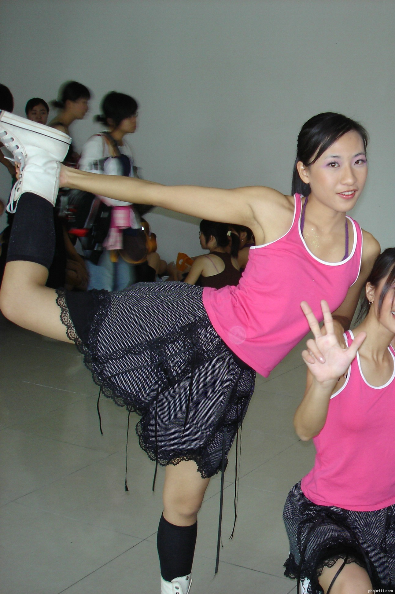 highres, photo (medium), tagme, china dance team, kneehighs, skirt, socks, tank top