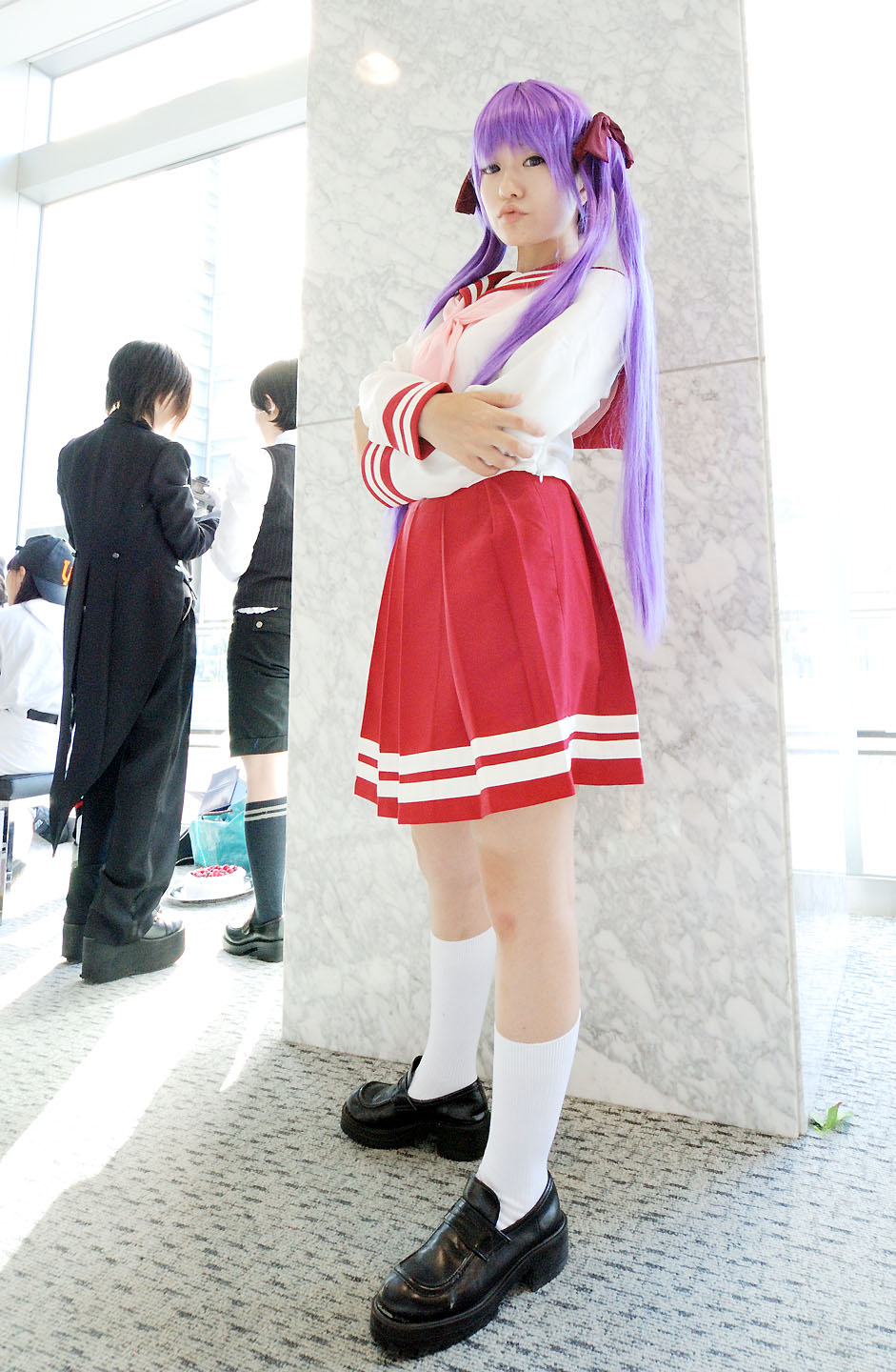 naito, hiiragi kagami, lucky star, highres, photo (medium), cosplay, hair ribbon, purple hair, ribbon, sailor, school uniform, serafuku, socks, twintails