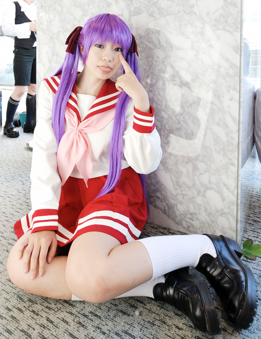 naito, hiiragi kagami, lucky star, highres, photo (medium), cosplay, hair ribbon, purple hair, ribbon, sailor, school uniform, serafuku, socks, twintails