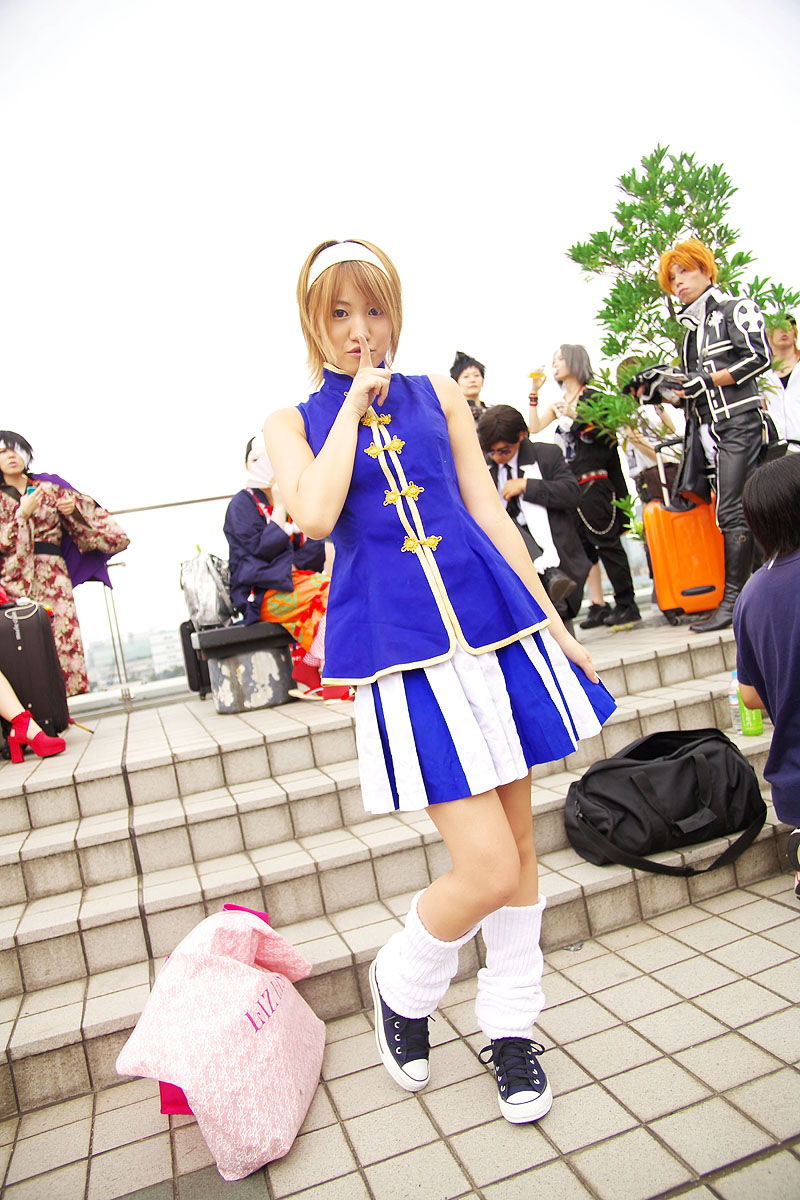 nakano yukino, character request, highres, photo (medium), source request, cosplay, hairband, loose socks, pleated skirt, skirt, socks