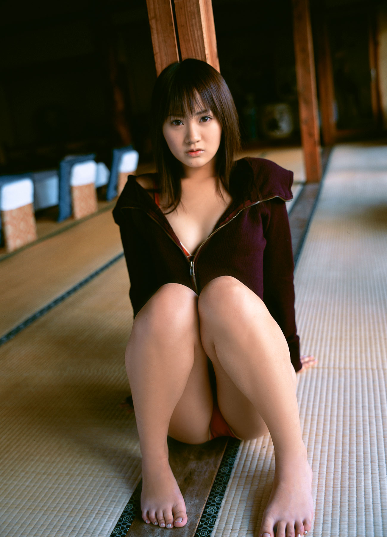 hamada shoko, highres, photo (medium), tagme, asian, barefoot, feet, hood, hoodie, nail polish, toes