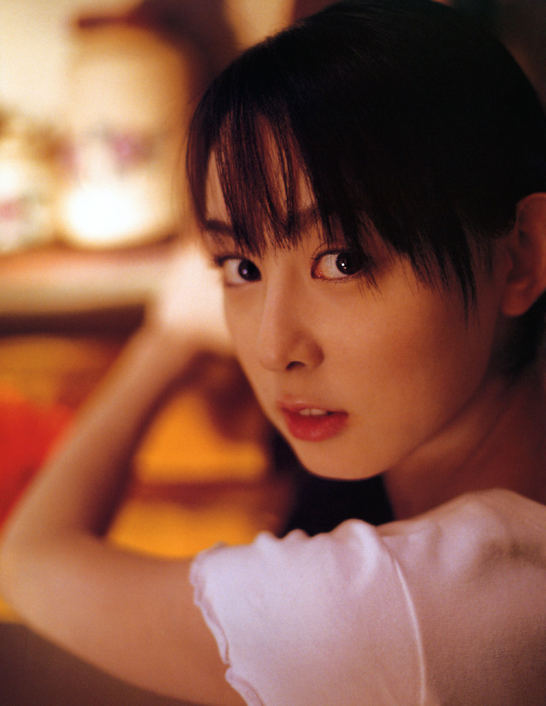 akiyama rina, photo (medium), tagme, ponytail, shirt, t-shirt