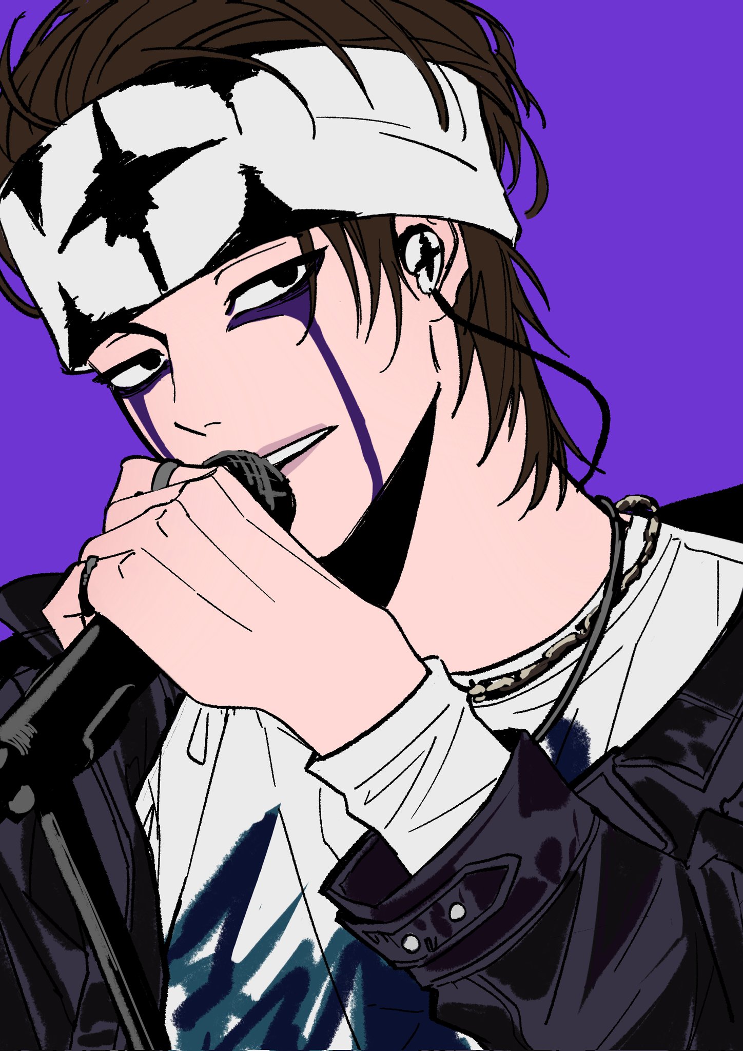 pell (one piece), one piece, commentary request, highres, korean commentary, third-party source, 1boy, bellugang (crepe), black eyes, black jacket, brown hair, chain, earpiece, headband, holding, holding microphone, jacket, jewelry, makeup, male focus, microphone, purple hair, ring, solo, upper body