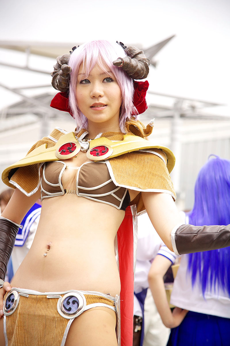 hanafusa maki, ragnarok online, silver hair, highres, photo (medium), armor, bikini, bikini top only, cosplay, demon girl, horns, swimsuit