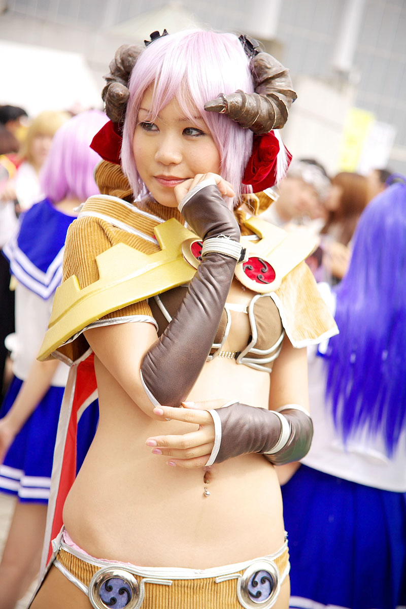 hanafusa maki, ragnarok online, silver hair, highres, photo (medium), armor, bikini, bikini top only, cosplay, demon girl, horns, swimsuit