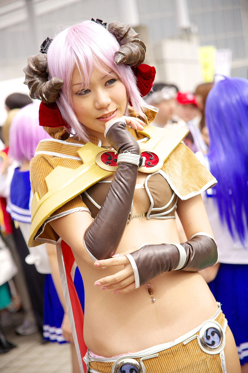 hanafusa maki, ragnarok online, silver hair, highres, photo (medium), armor, bikini, bikini top only, cosplay, demon girl, horns, swimsuit