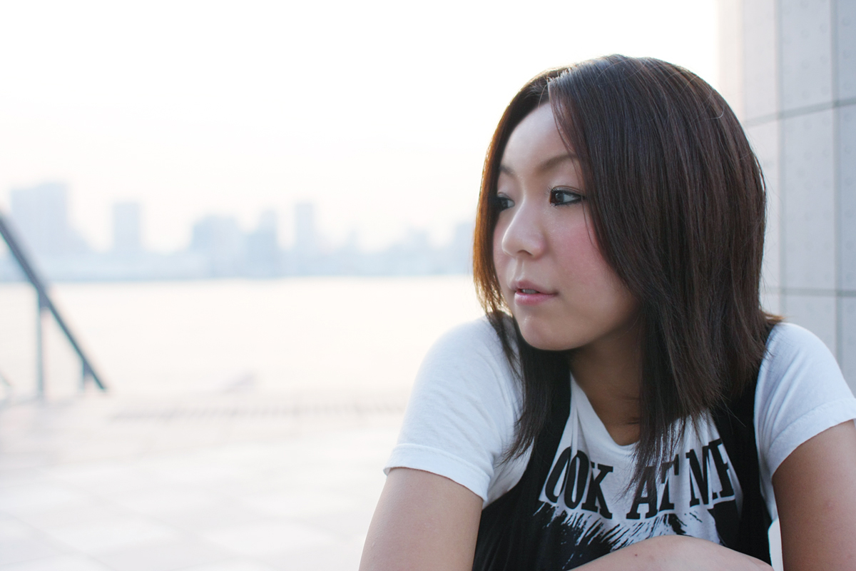 photo (medium), tagme, ai, shirt, sleeveless sweater jacket, t-shirt