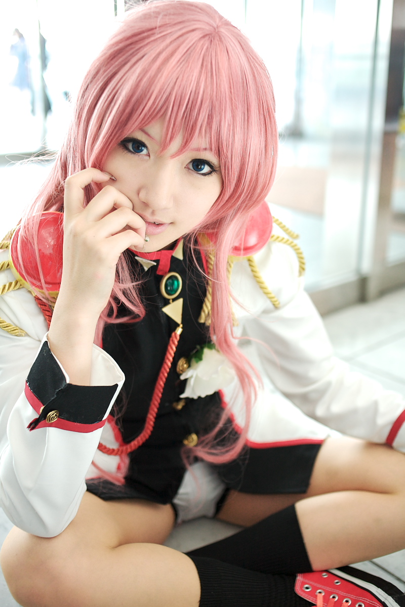 saya (cosplayer), tenjou utena, shoujo kakumei utena, highres, photo (medium), blue eyes, cosplay, pink hair, socks, tenjou utena (cosplay)