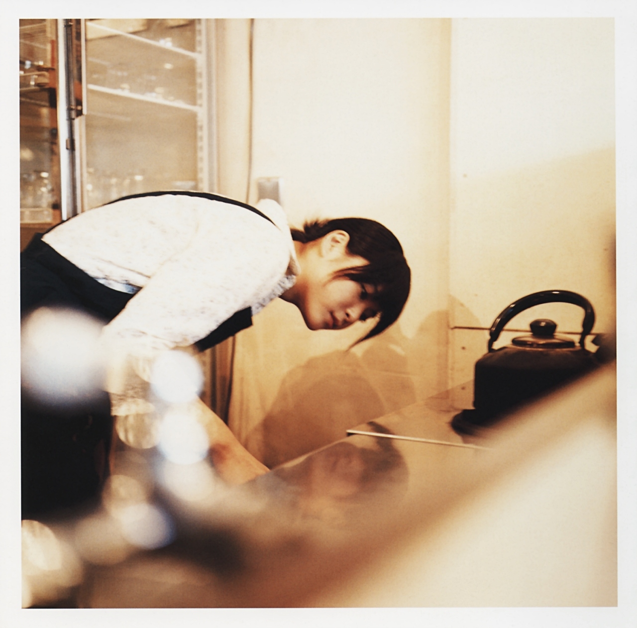 ueno juri, a piacere, highres, photo (medium), tagme, apron, blouse, kitchen, shirt