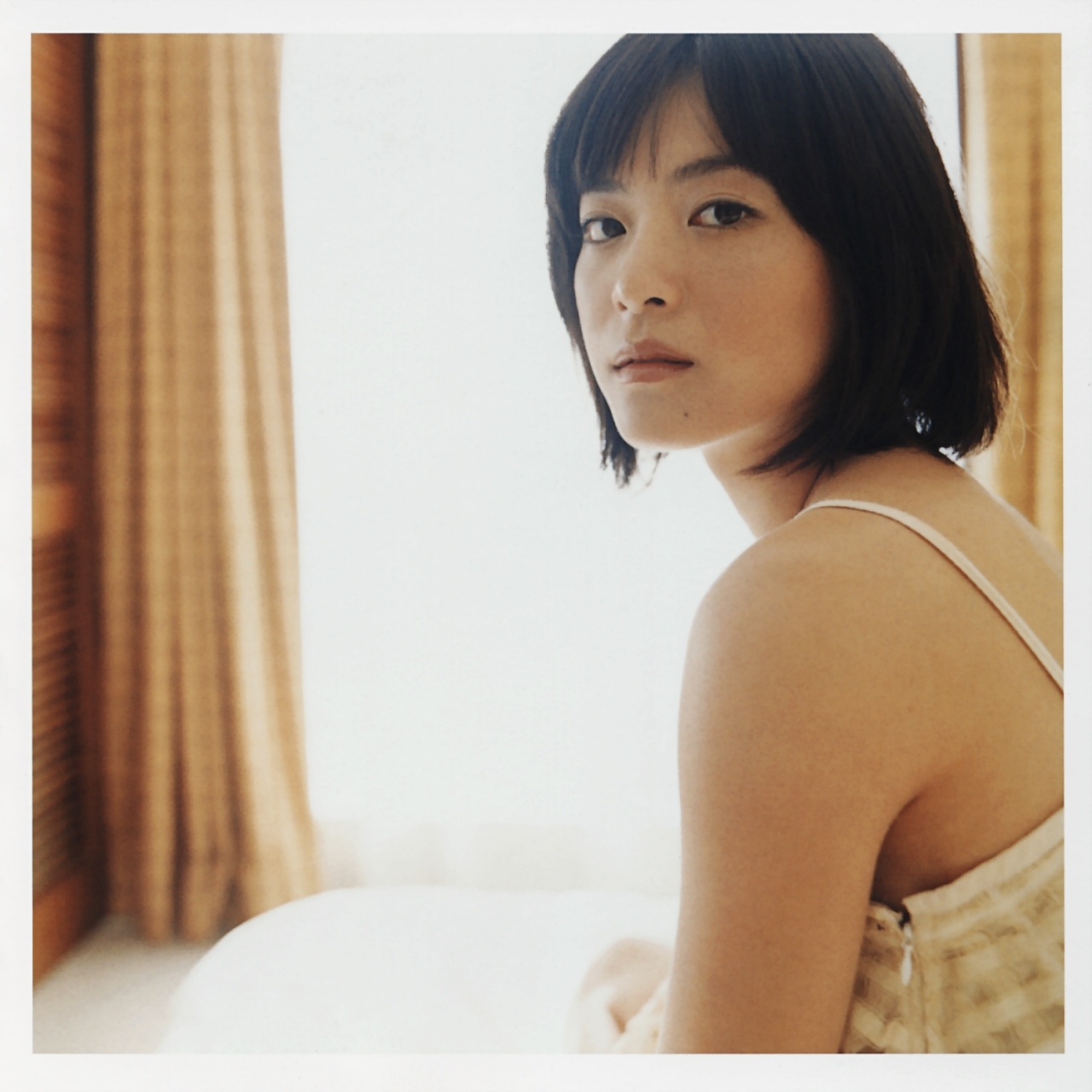 ueno juri, a piacere, highres, photo (medium), bed, dress