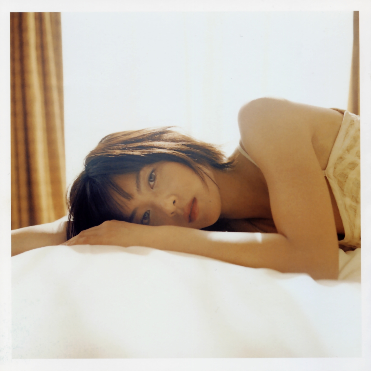 ueno juri, a piacere, highres, photo (medium), bed, dress