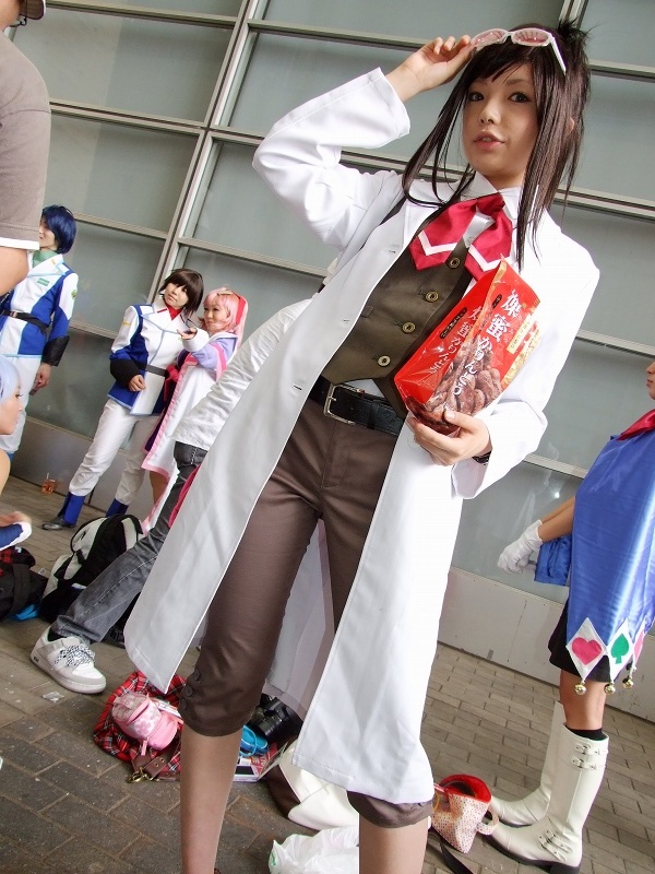 miasa, namada, ema skye, trucy wright, ace attorney, apollo justice ace attorney, capcom, photo (medium), 2boys, 5girls, asian, bag, black hair, blue eyes, color contacts, cosplay, dutch angle, ema skye (cosplay), eyewear on head, food, handbag, lab coat, long hair, looking at viewer, multiple boys, multiple girls, outdoors, solo focus, sunglasses, trucy wright (cosplay), vest