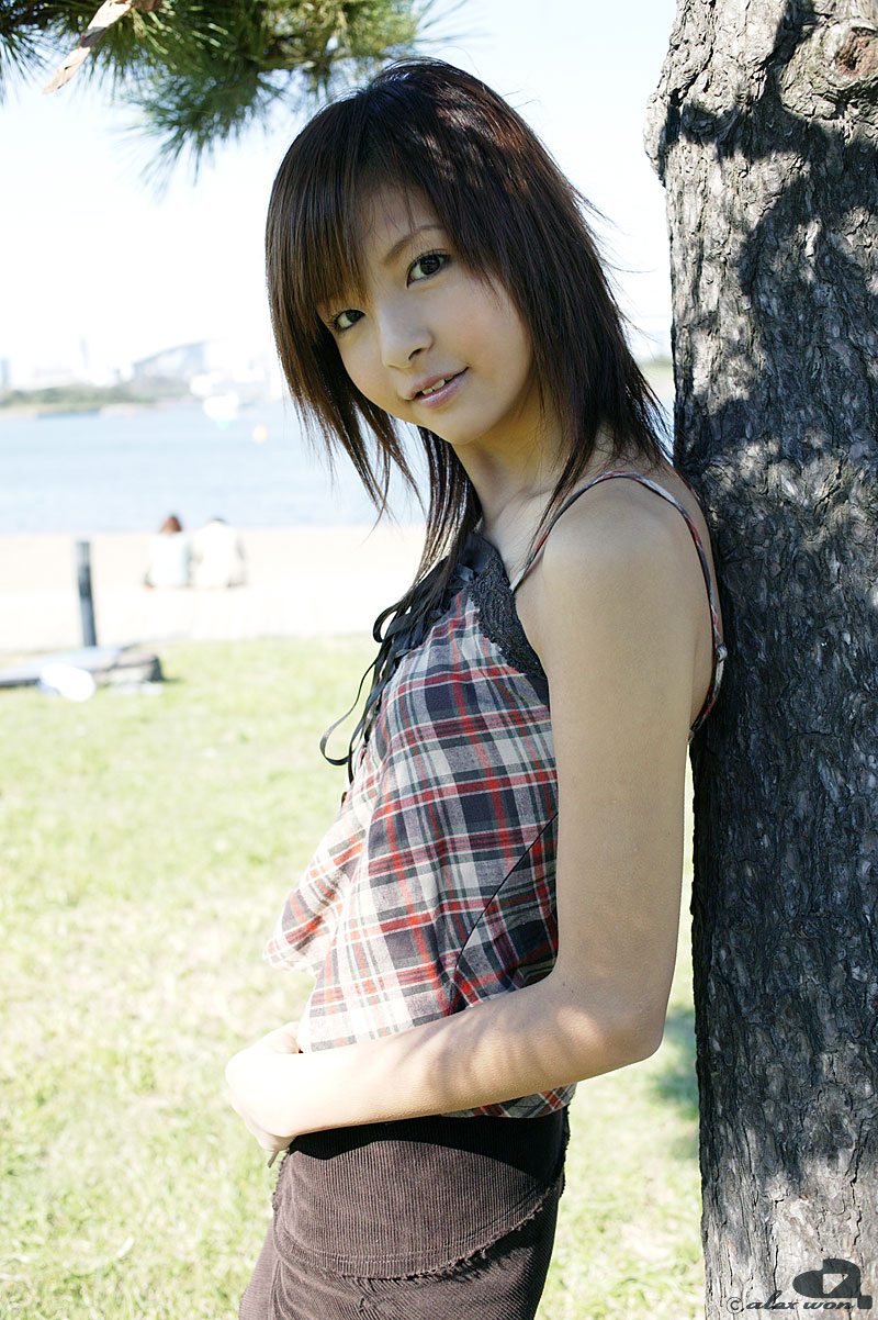 nagasaki rina, highres, photo (medium), tagme, camisole, miniskirt, skirt